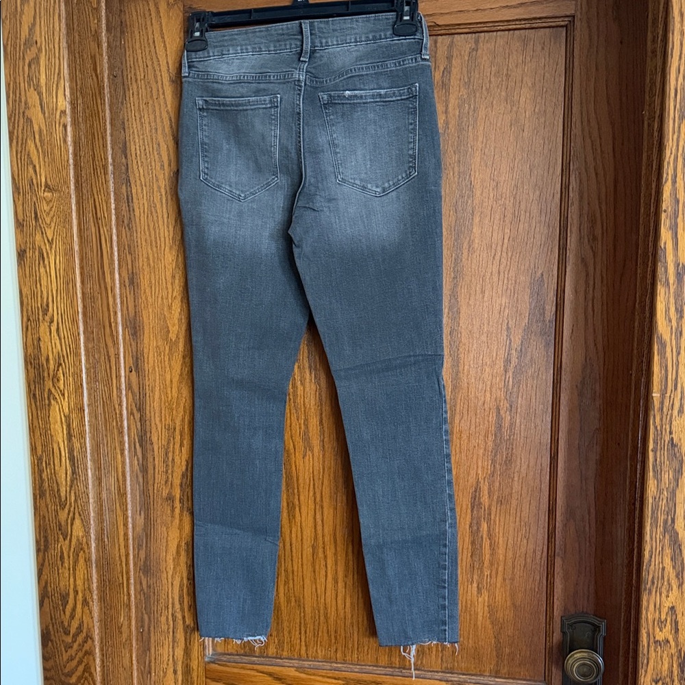 Old Navy Distressed Gray Skinny Jeans - Picture 4 of 4